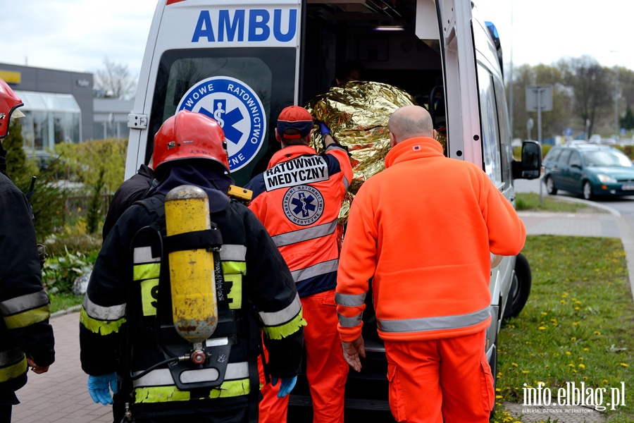 Grunwaldzka: poar w mieszkaniu. Jedna osoba w szpitalu, fot. 23