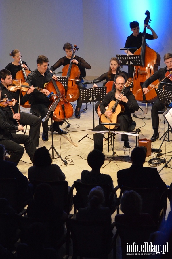 Charyzmatycznych gitarzysta klasyczny, Krzysztof Meisinger zagra z EOK, fot. 12