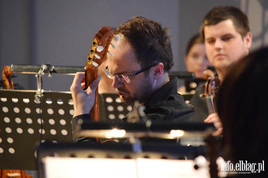 Charyzmatycznych gitarzysta klasyczny, Krzysztof Meisinger zagra z EOK, fot. 13