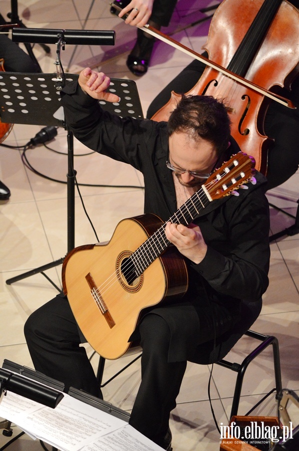 Charyzmatycznych gitarzysta klasyczny, Krzysztof Meisinger zagrał z EOK, fot. 18