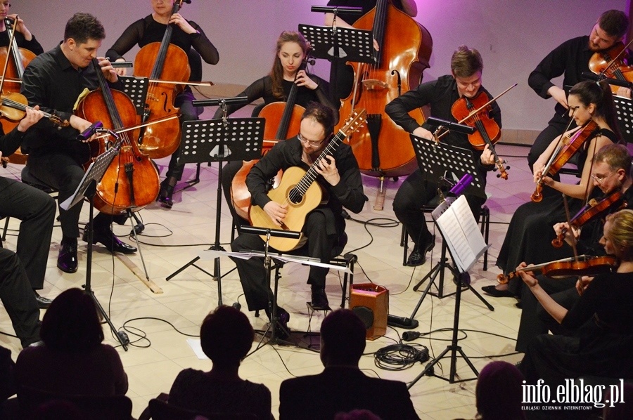 Charyzmatycznych gitarzysta klasyczny, Krzysztof Meisinger zagra z EOK, fot. 24