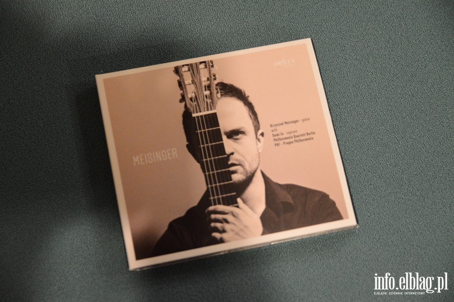 Charyzmatycznych gitarzysta klasyczny, Krzysztof Meisinger zagra z EOK, fot. 38