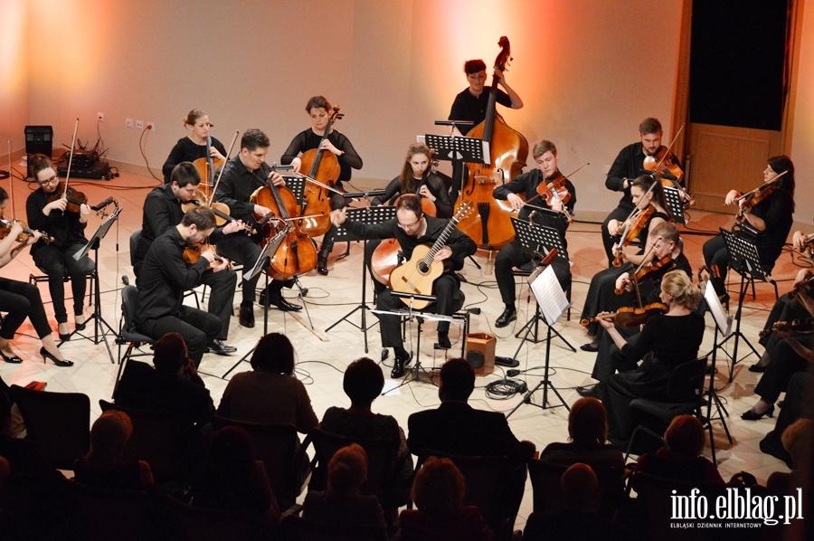 Charyzmatycznych gitarzysta klasyczny, Krzysztof Meisinger zagra z EOK, fot. 54