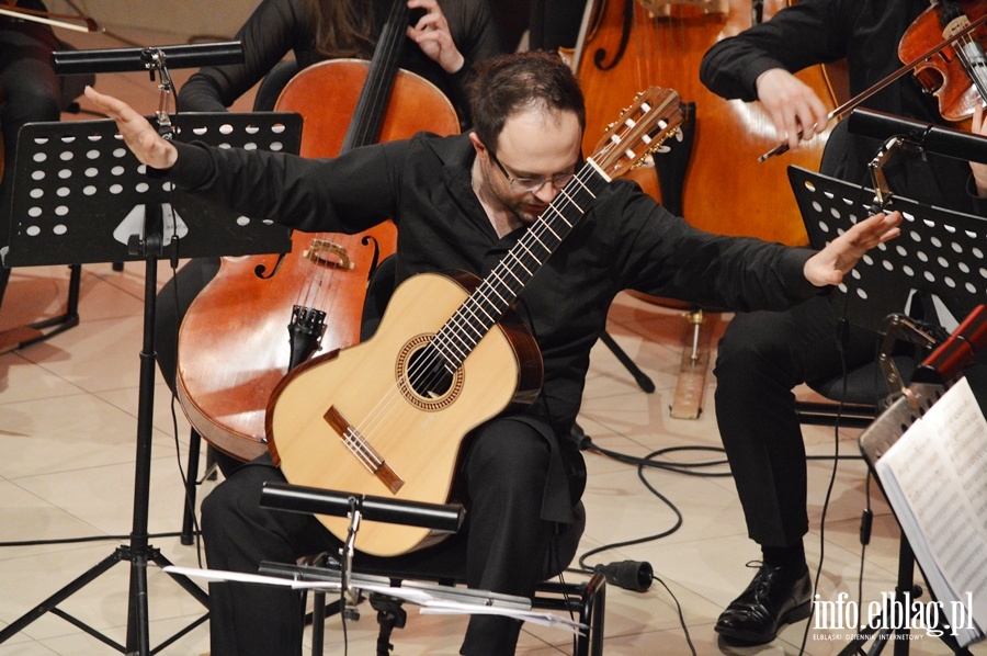 Charyzmatycznych gitarzysta klasyczny, Krzysztof Meisinger zagra z EOK, fot. 56