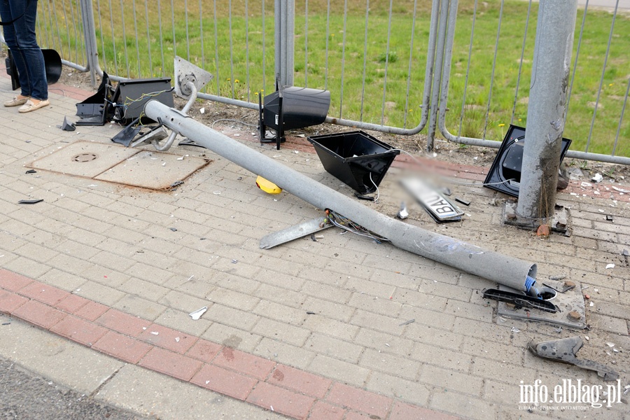 Grone zderzenie na skrzyowaniu ul. uawskiej z obwodnic, fot. 5