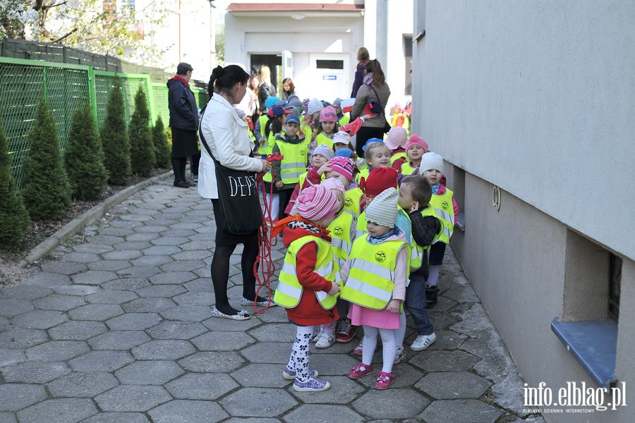 Przedszkolaki uczciy wito Flagi, fot. 9