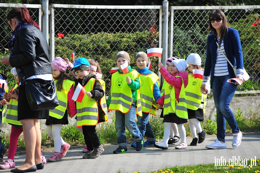 Przedszkolaki uczciy wito Flagi, fot. 17