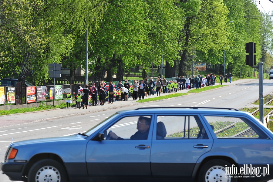 Przedszkolaki uczciy wito Flagi, fot. 21