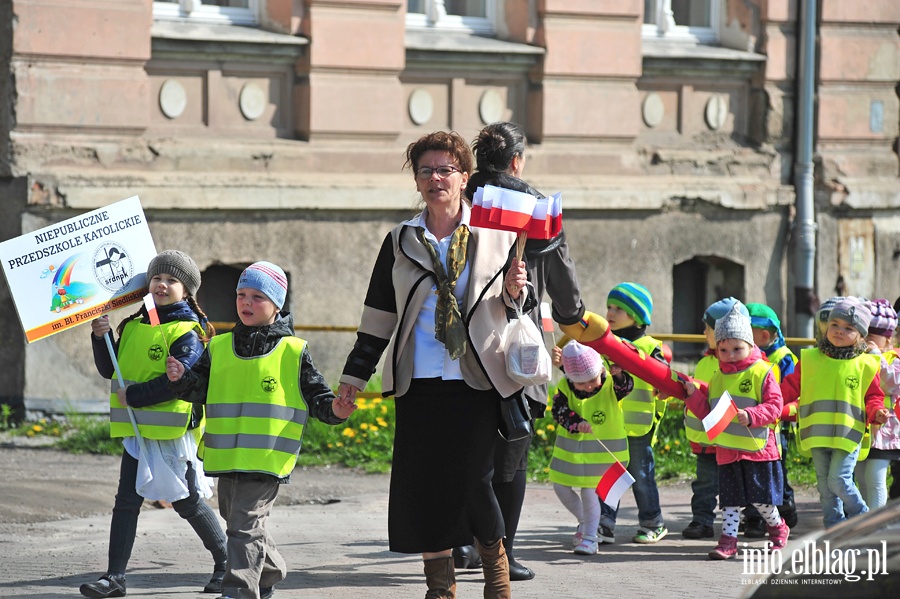 Przedszkolaki uczciy wito Flagi, fot. 23