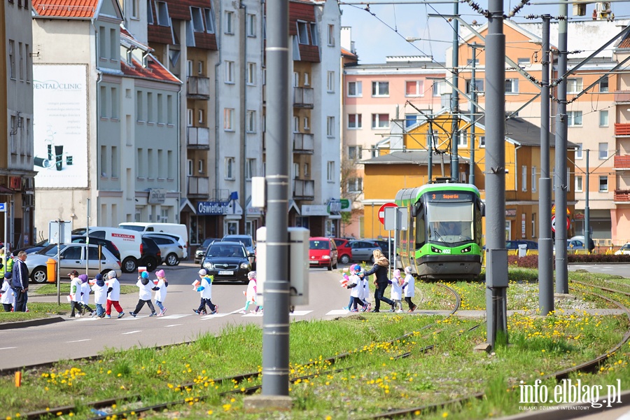 Przedszkolaki uczciy wito Flagi, fot. 33