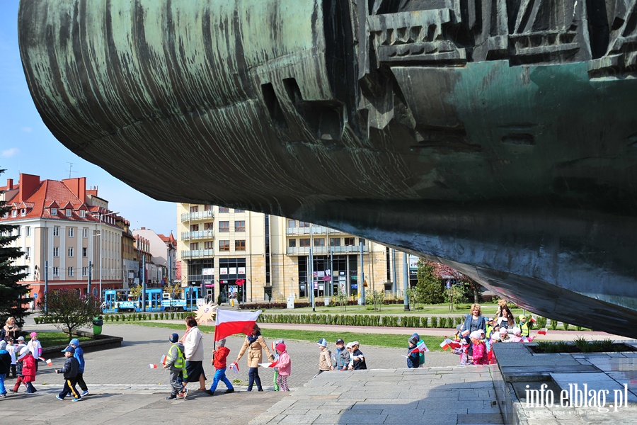 Przedszkolaki uczciy wito Flagi, fot. 39