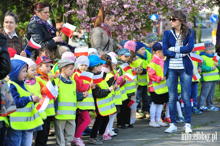 Przedszkolaki uczciy wito Flagi, fot. 51