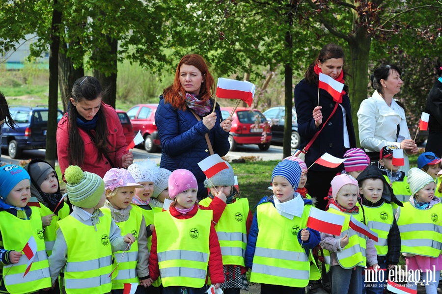 Przedszkolaki uczciy wito Flagi, fot. 53