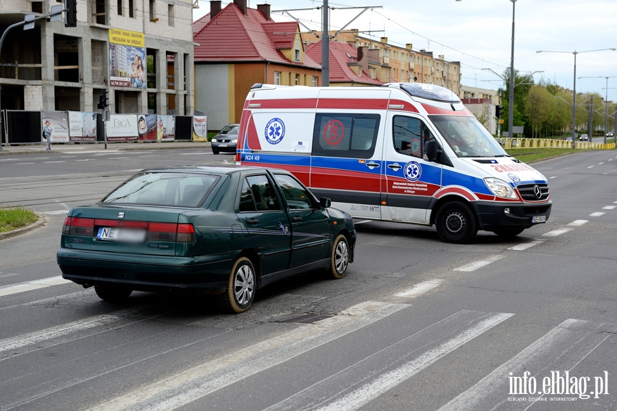 Pk. Dbka: potrcenie na przejciu. Pieszy wbieg na czerwonym wietle, fot. 6