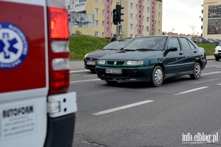 Pk. Dbka: potrcenie na przejciu. Pieszy wbieg na czerwonym wietle, fot. 12