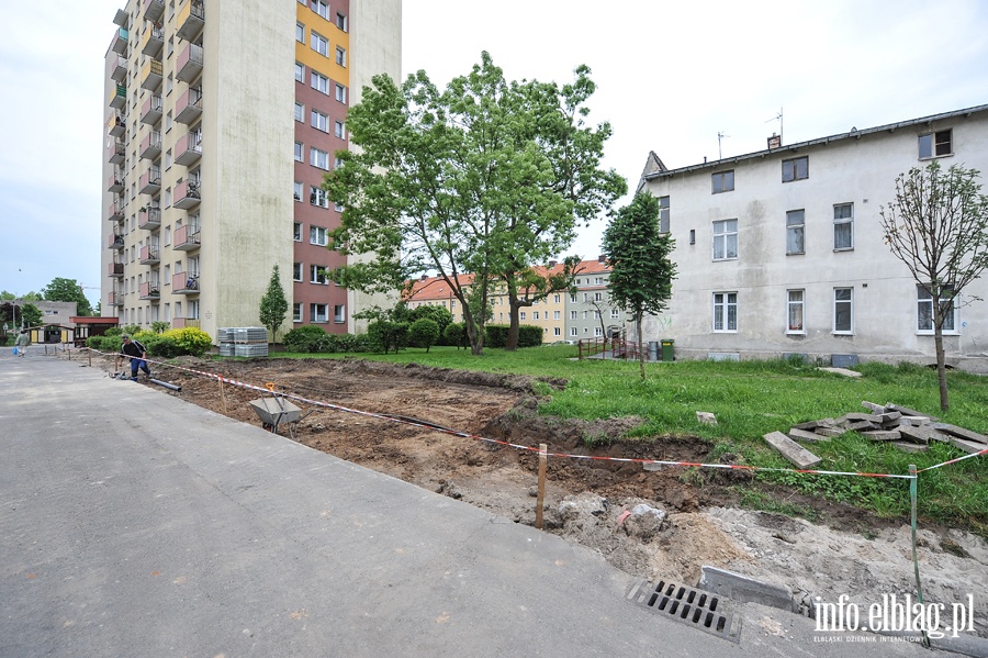 Budowa placu zabaw, parkingu i boiska na ul.Robotniczej 160, fot. 5