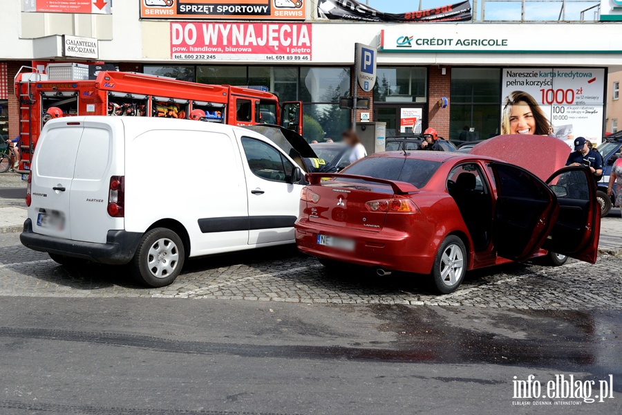 Poar samochodw na parkingu przy ul. Brzozowej, fot. 8