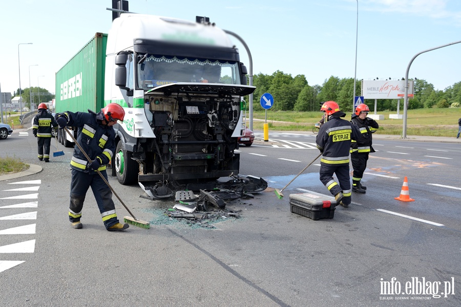 Wypadek na skrzyowaniu ul. uawskiej z obwodnic, fot. 3