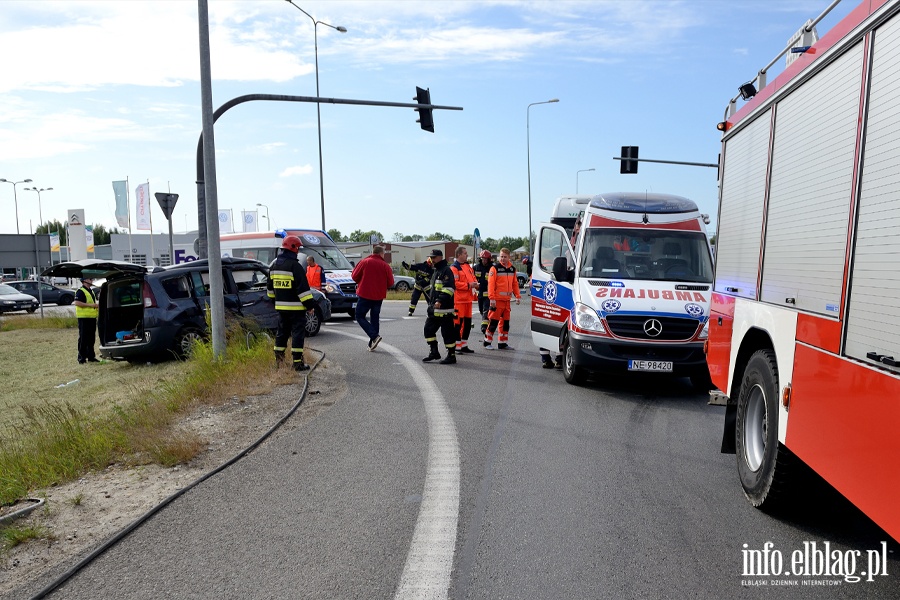 Wypadek na skrzyowaniu ul. uawskiej z obwodnic, fot. 4