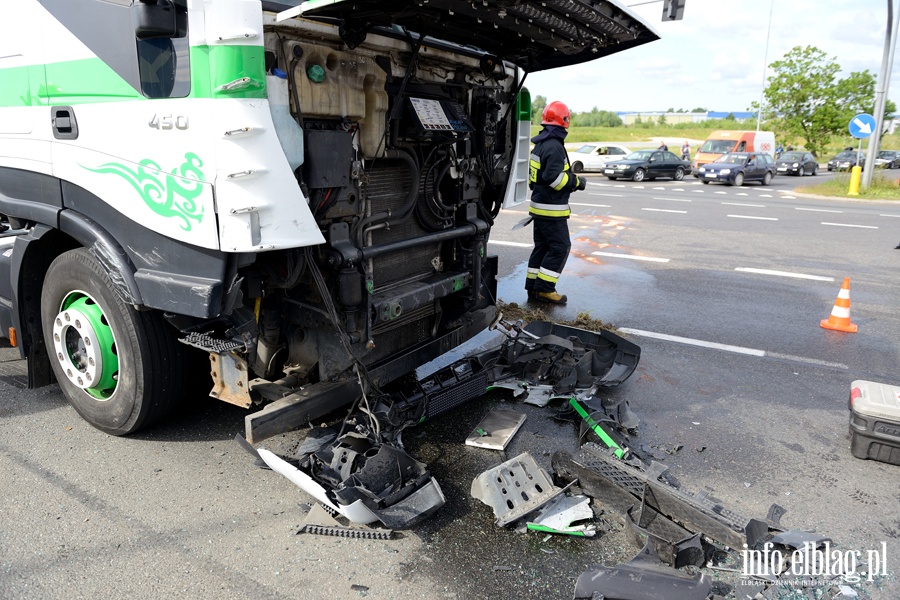 Wypadek na skrzyżowaniu ul. Żuławskiej z obwodnicą, fot. 8