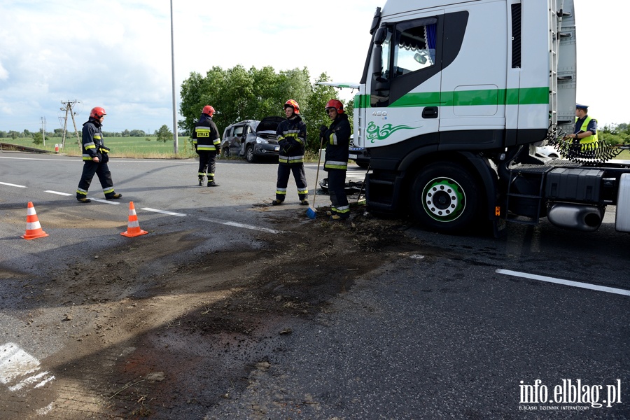 Wypadek na skrzyżowaniu ul. Żuławskiej z obwodnicą, fot. 15