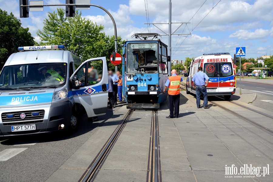 Oglna: pieszy wbieg pod tramwaj. Mczyzna w stanie cikim w szpitalu, fot. 2