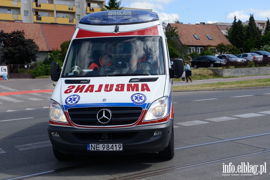 Ogólna: pieszy wbiegł pod tramwaj. Mężczyzna w stanie ciężkim w szpitalu, fot. 9
