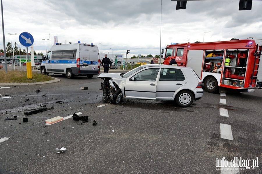 Kolejny wypadek na skrzyowaniu obwodnicy z ul. uawsk. Dwie osoby ranne. W akcji migowiec LPR, fot. 2