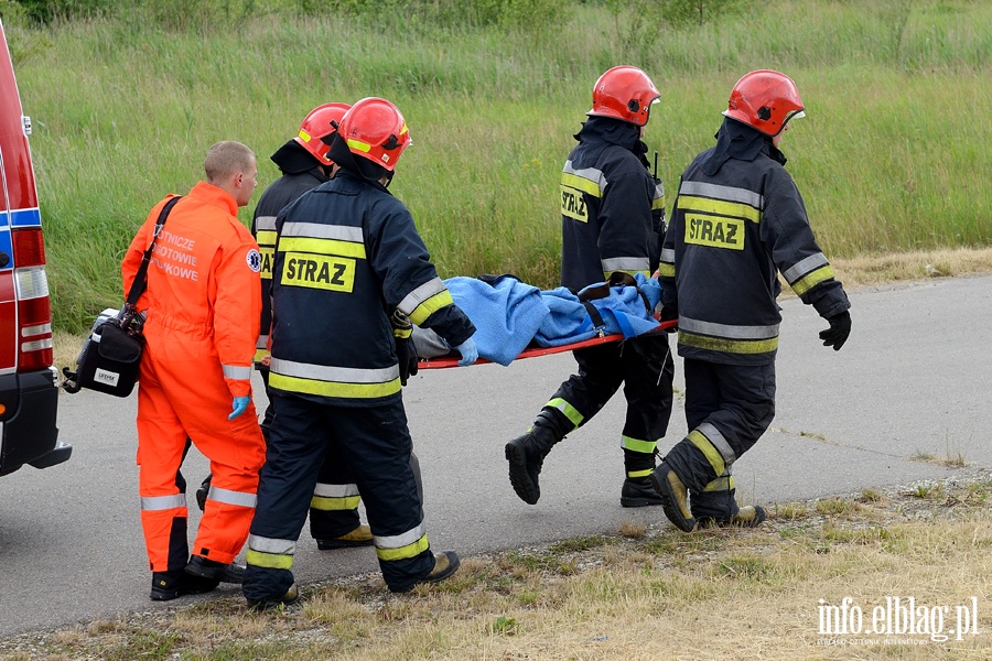 Kolejny wypadek na skrzyowaniu obwodnicy z ul. uawsk. Dwie osoby ranne. W akcji migowiec LPR, fot. 29