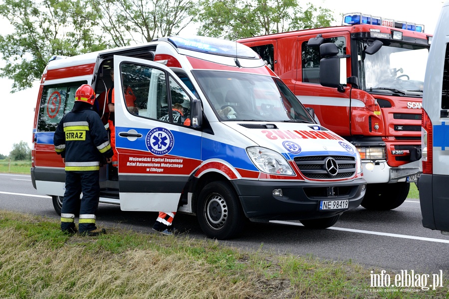 Kazimierzowo: dachowanie na "sidemce". Ciarna kobieta w szpitalu, fot. 15