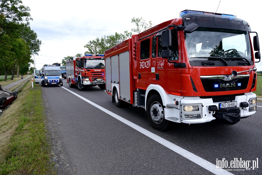 Kazimierzowo: dachowanie na "sidemce". Ciarna kobieta w szpitalu, fot. 18