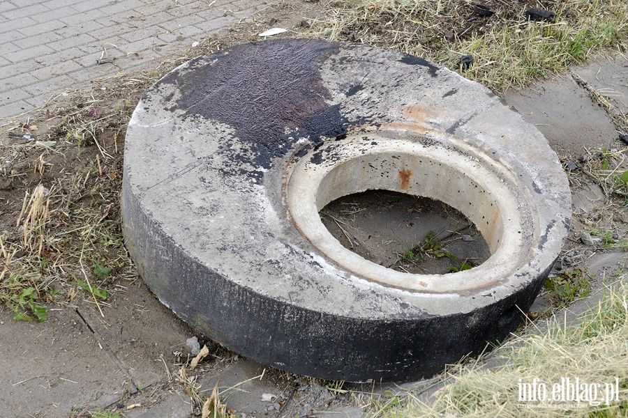 Kazimierzowo: dachowanie na "sidemce". Ciarna kobieta w szpitalu, fot. 20