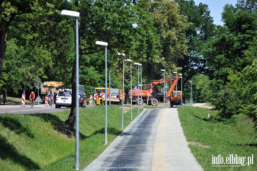 Budowa cieki pieszo-rowerowej na ul. Fromborskiej, fot. 10
