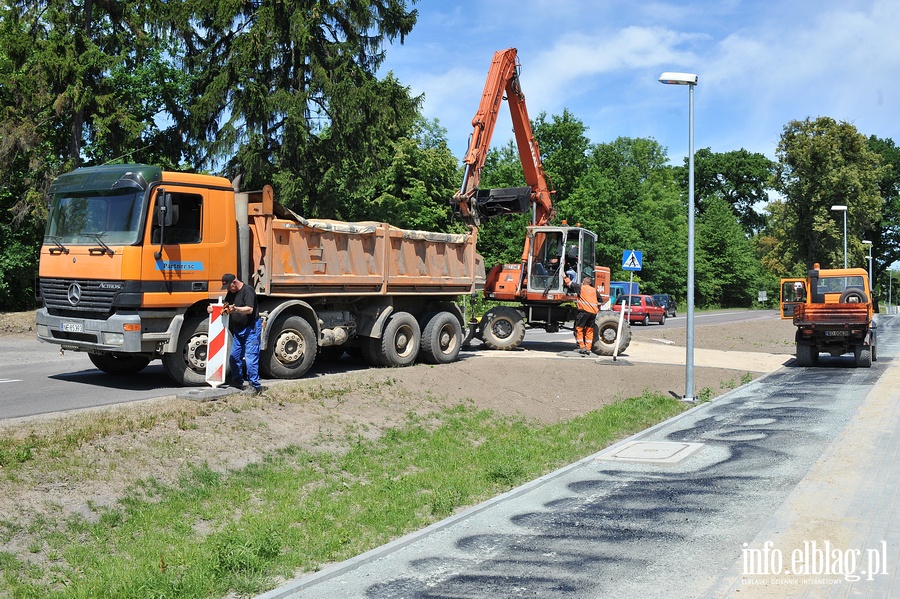 Budowa cieki pieszo-rowerowej na ul. Fromborskiej, fot. 14