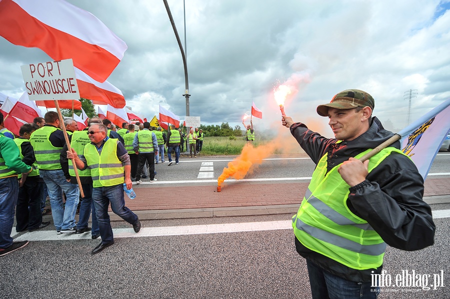 Blokada drogi NR 7. Protest rybaków, fot. 36