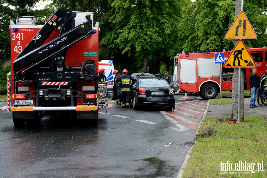 Zderzenie na skrzyowaniu ul. Moniuszki i Szymanowskiego. Sprawca pijany!, fot. 1