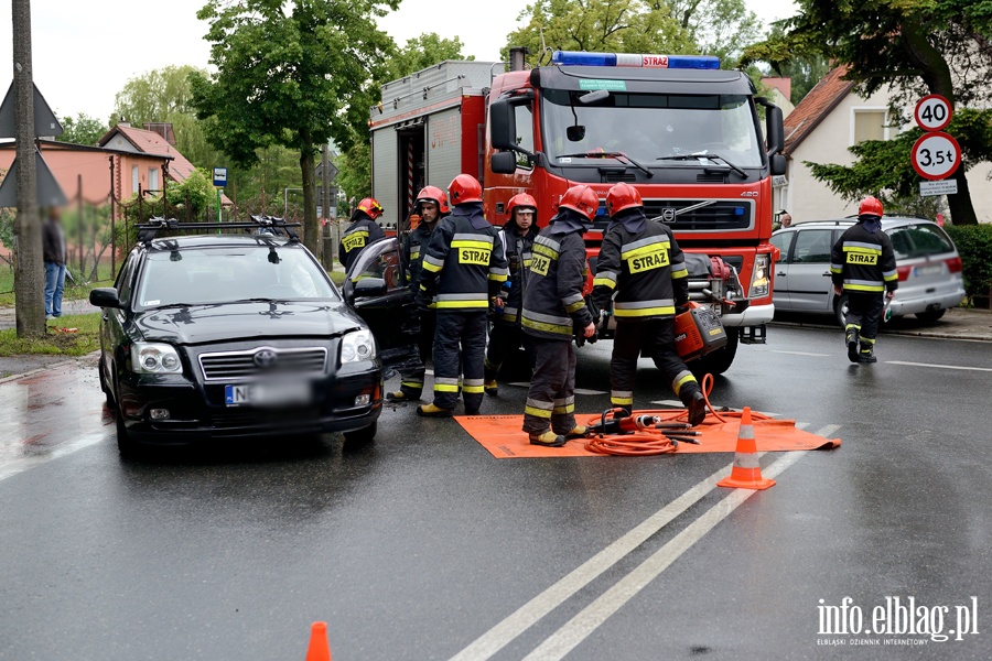 Zderzenie na skrzyowaniu ul. Moniuszki i Szymanowskiego. Sprawca pijany!, fot. 4