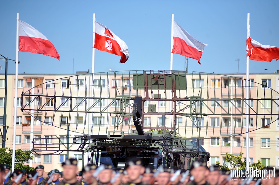 16 Dywizja otrzymała sztandar od społeczeństwa Elbląga, fot. 30