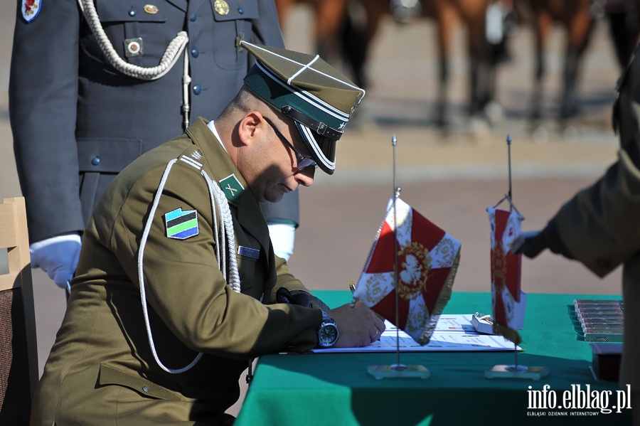 16 Dywizja otrzymała sztandar od społeczeństwa Elbląga, fot. 55
