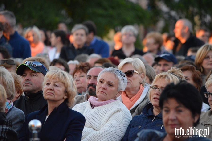 Publiczno podczas koncertu na Placu Katedralnym, fot. 54