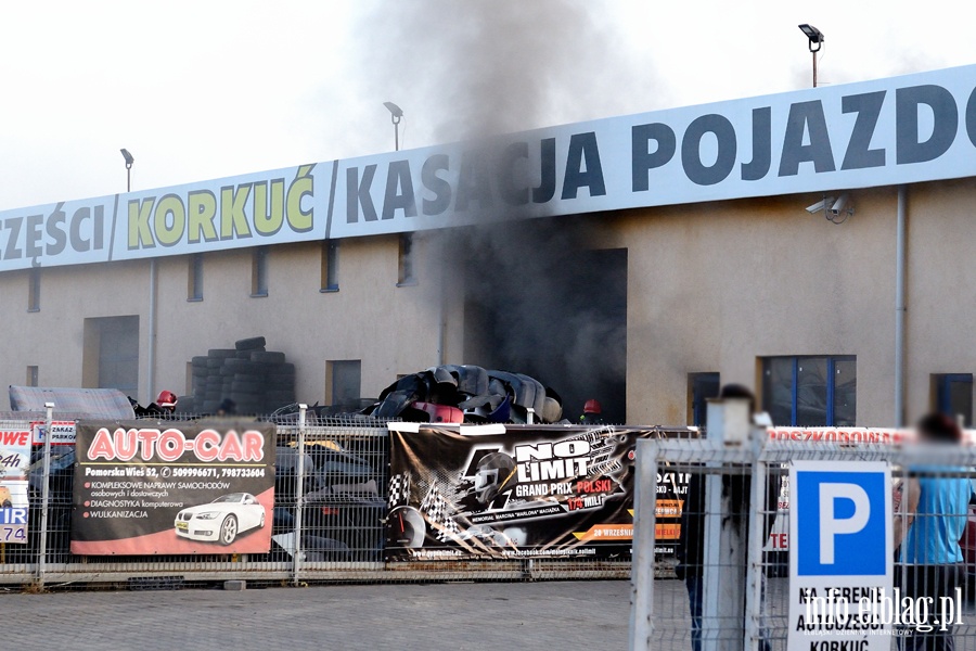 Wadysawowo: poar w hali firmy Auto Czci Korku. Pi zastpw straakw w akcji, fot. 6