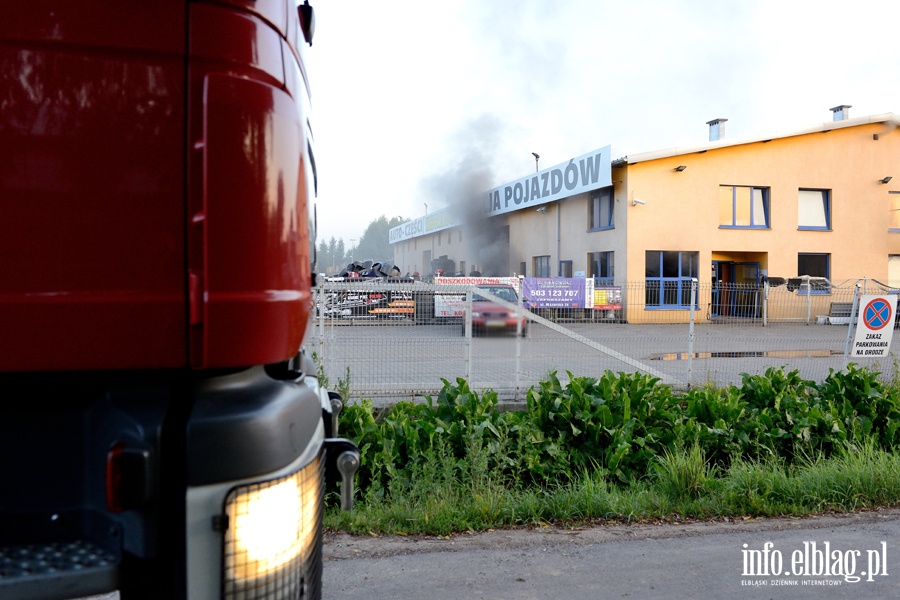 Wadysawowo: poar w hali firmy Auto Czci Korku. Pi zastpw straakw w akcji, fot. 7