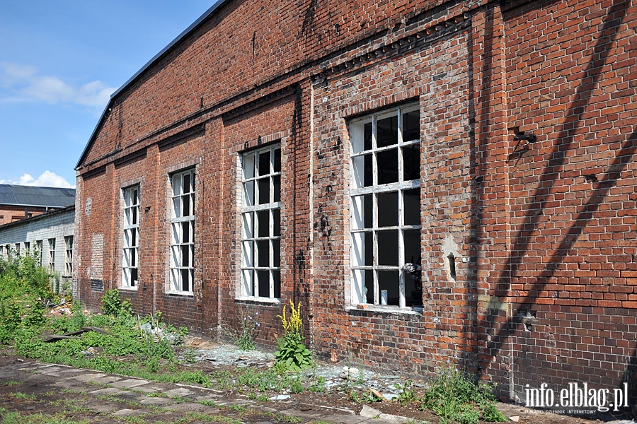 Remont poniemieckich hangarów na ul. Lotniczej, fot. 10