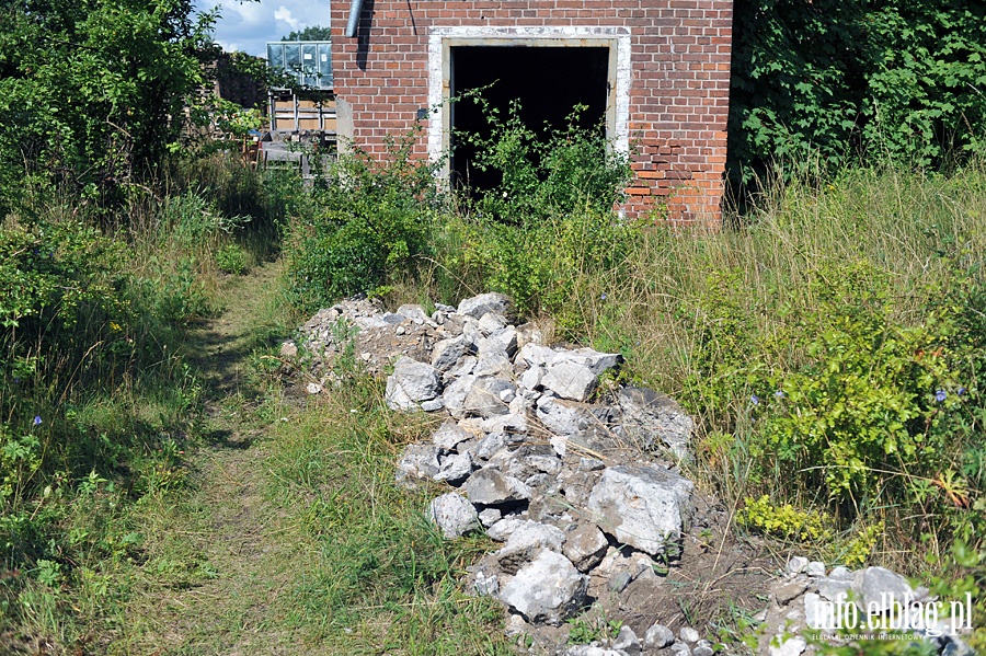 Remont poniemieckich hangarów na ul. Lotniczej, fot. 14