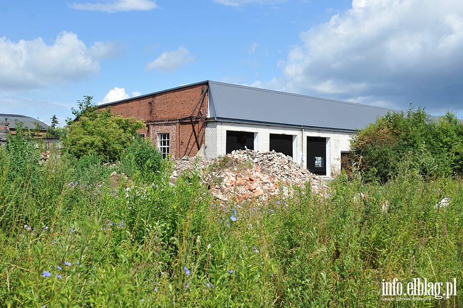 Remont poniemieckich hangarw na ul. Lotniczej, fot. 28