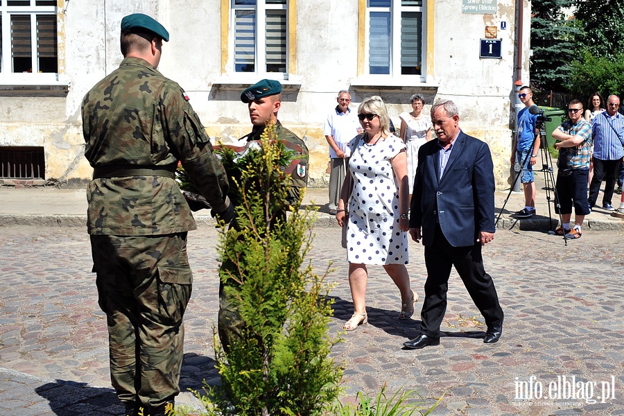 Złożenie wieńców pod tablicą ofiar "Sprawy Elbląskiej", fot. 12