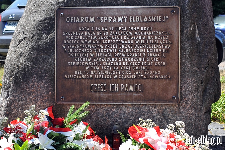 Zoenie wiecw pod tablic ofiar "Sprawy Elblskiej", fot. 31