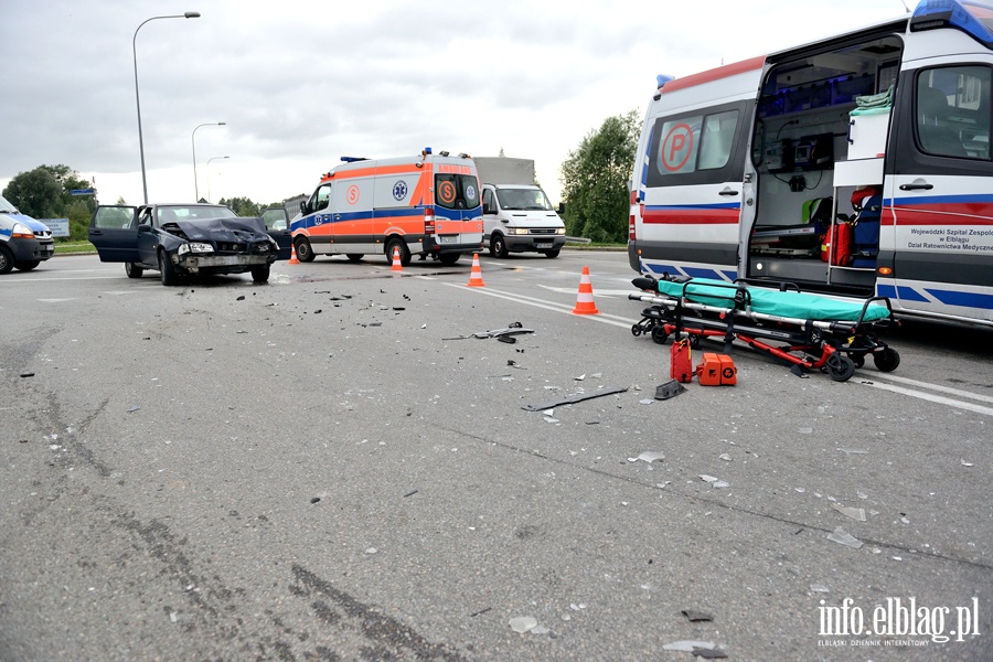 Wypadek przed mostem Unii Europejskiej. Dwie osoby ranne, fot. 6