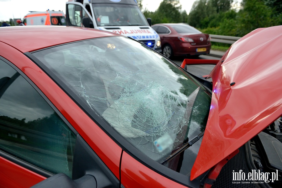 Wypadek przed mostem Unii Europejskiej. Dwie osoby ranne, fot. 19