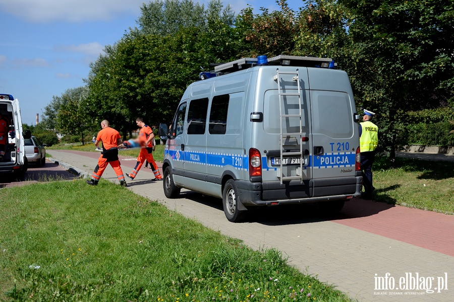 Potrcenie dziecka na Niepodlegoci. Chopiec wbieg wprost pod jadce auto, fot. 1